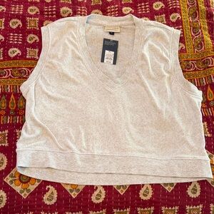 Universal Thread Light Gray V-Neck Sleeveless Tank Top